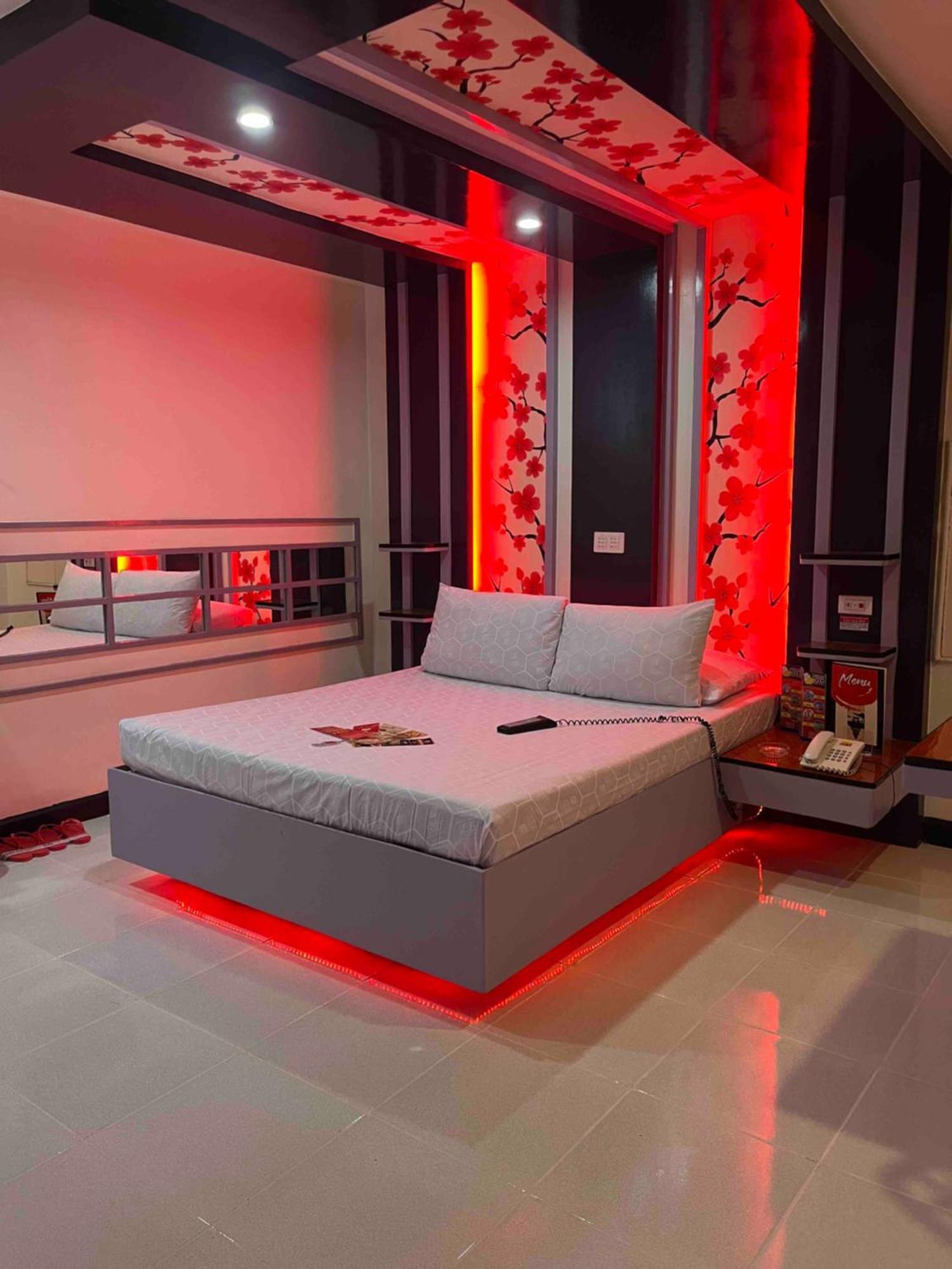 Hotel Sogo Quirino Manila Bagian luar foto
