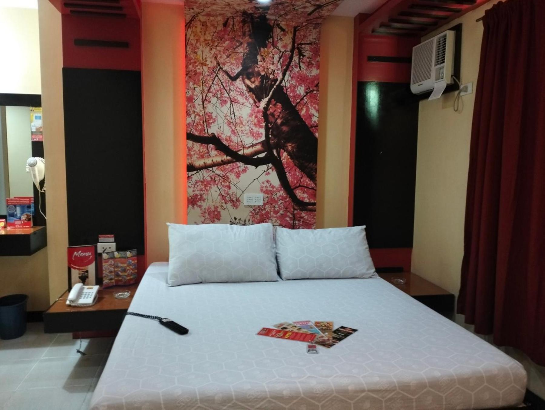 Hotel Sogo Quirino Manila Bagian luar foto