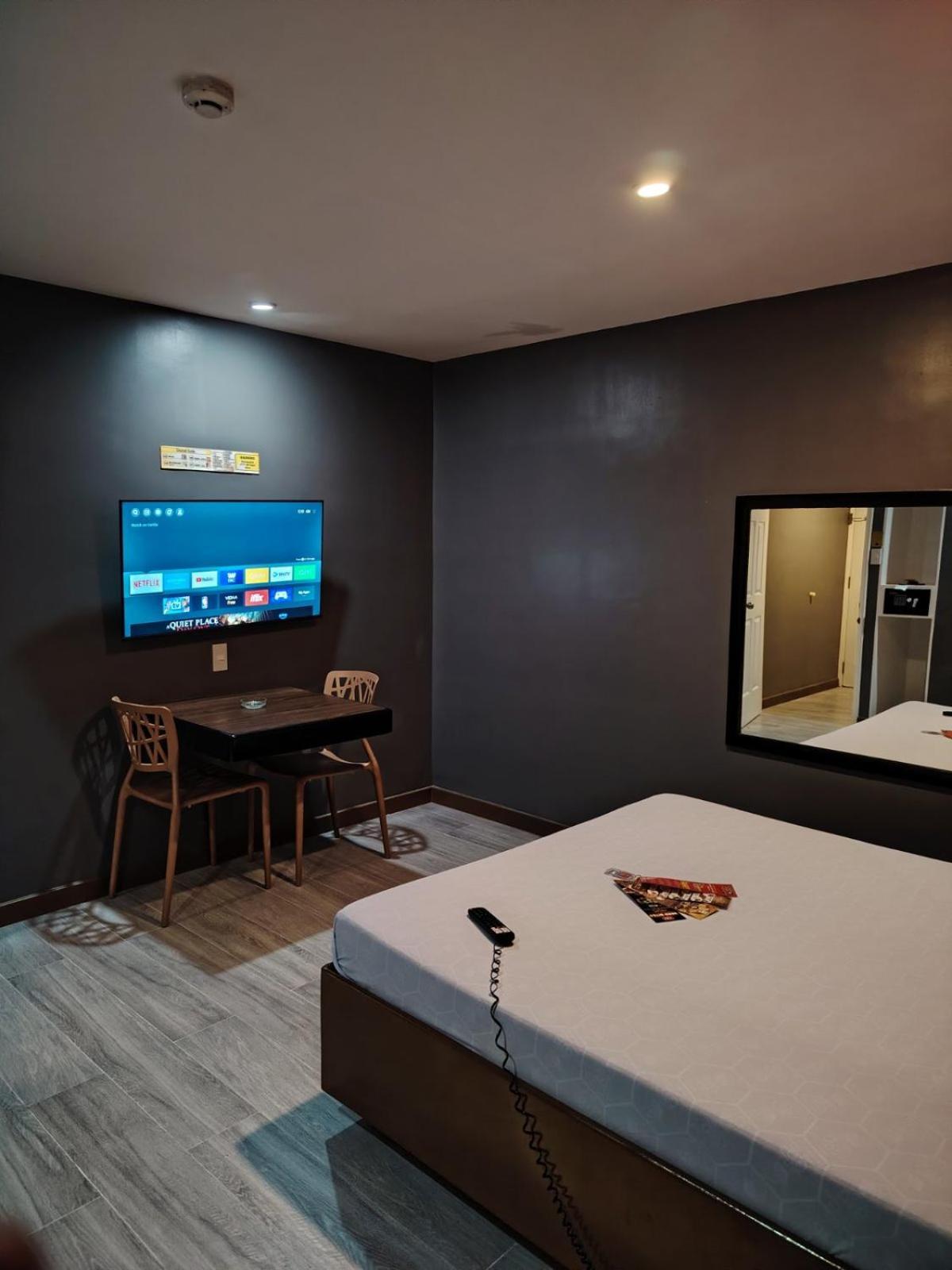 Hotel Sogo Quirino Manila Bagian luar foto