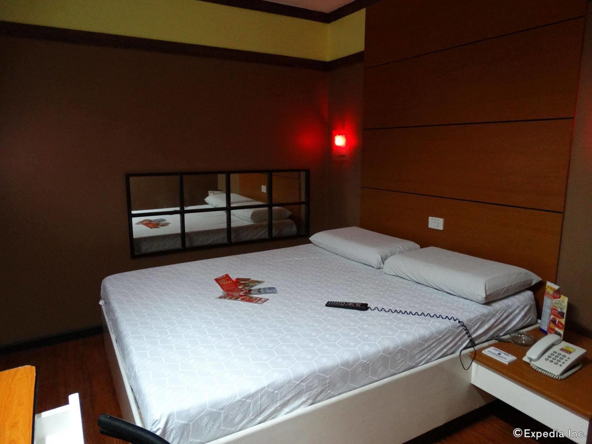 Hotel Sogo Quirino Manila Bagian luar foto