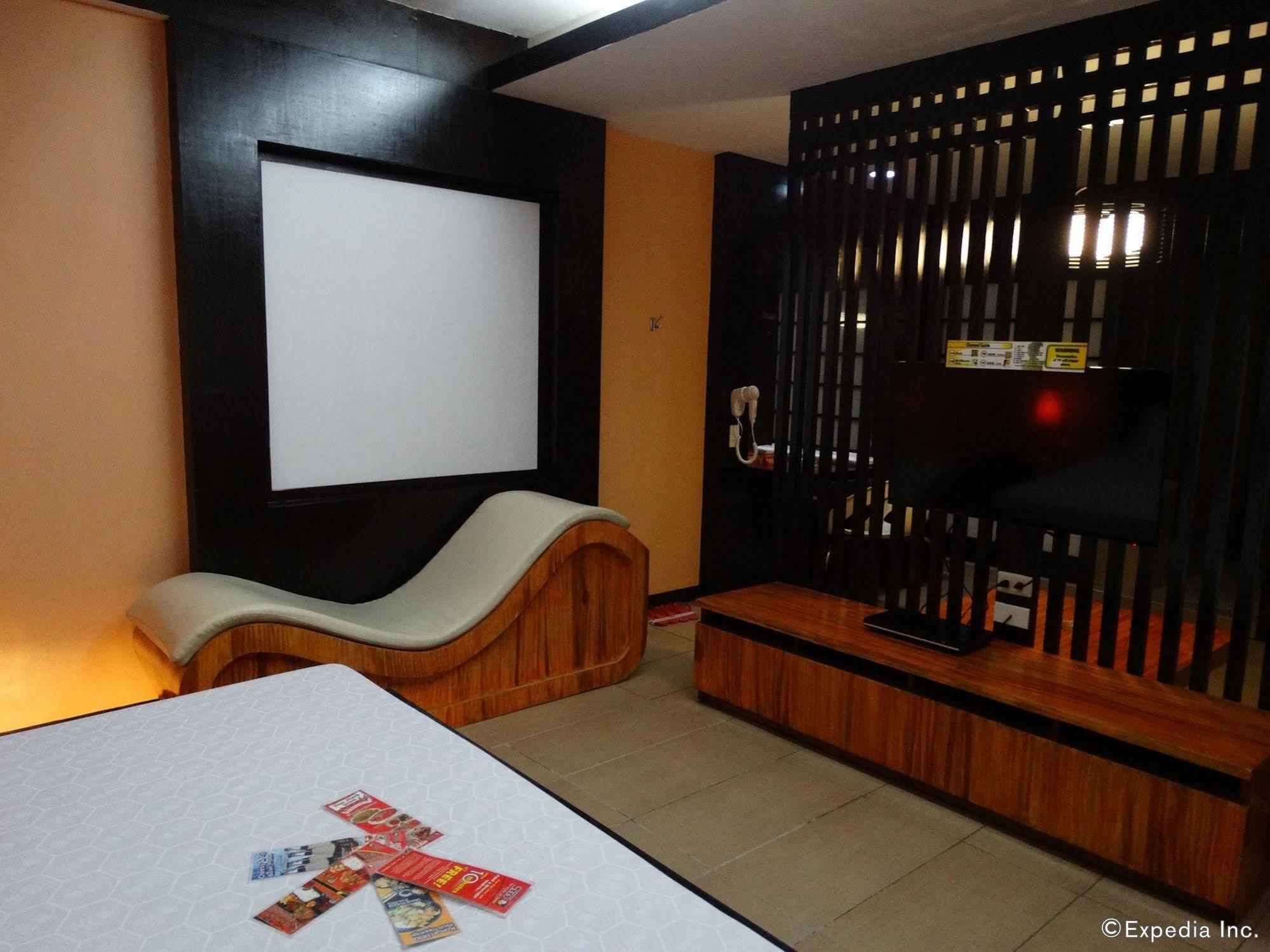 Hotel Sogo Quirino Manila Bagian luar foto