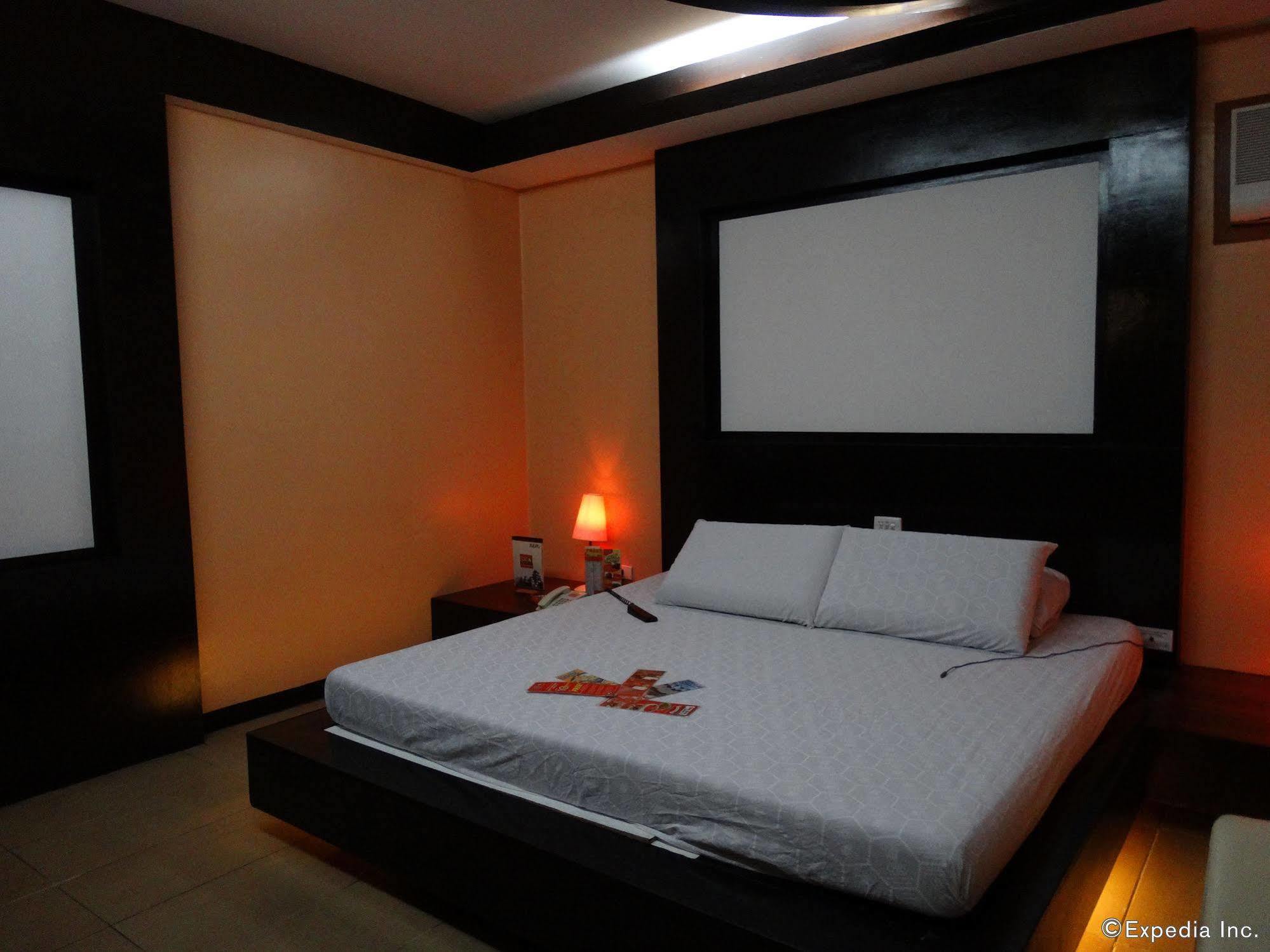 Hotel Sogo Quirino Manila Bagian luar foto