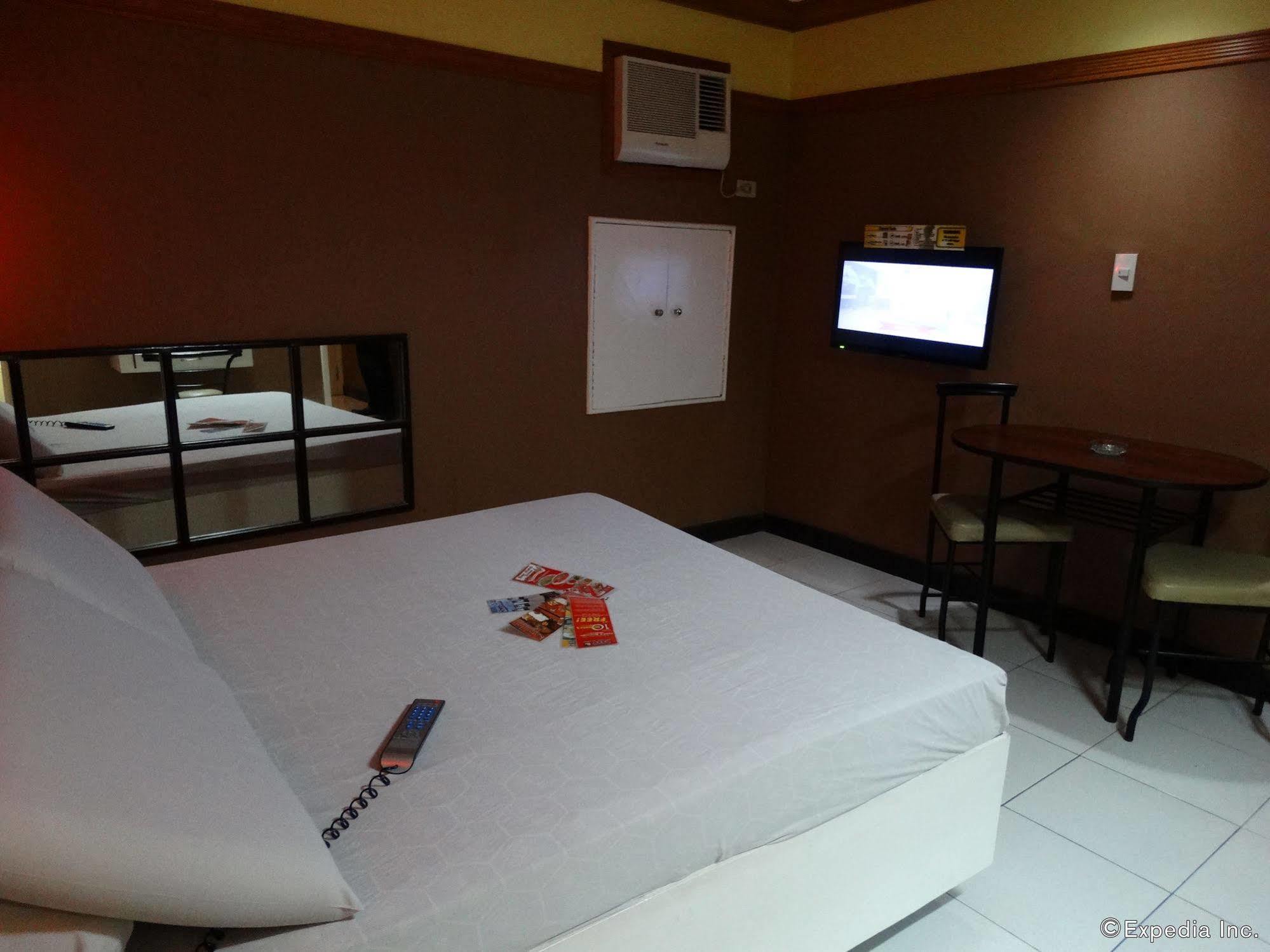 Hotel Sogo Quirino Manila Bagian luar foto