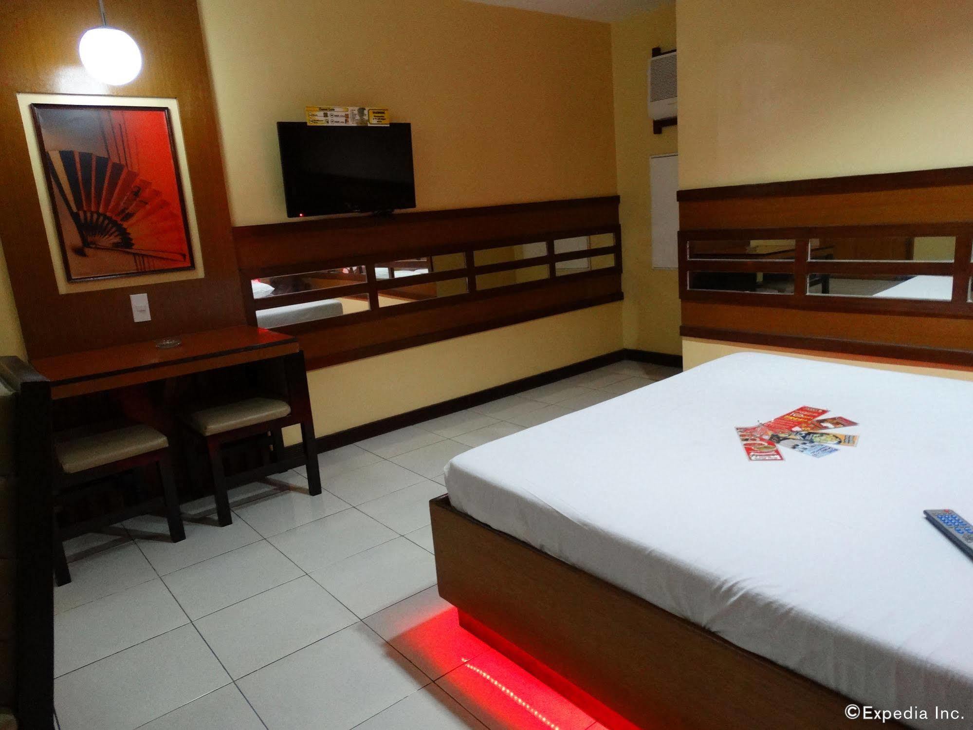 Hotel Sogo Quirino Manila Bagian luar foto
