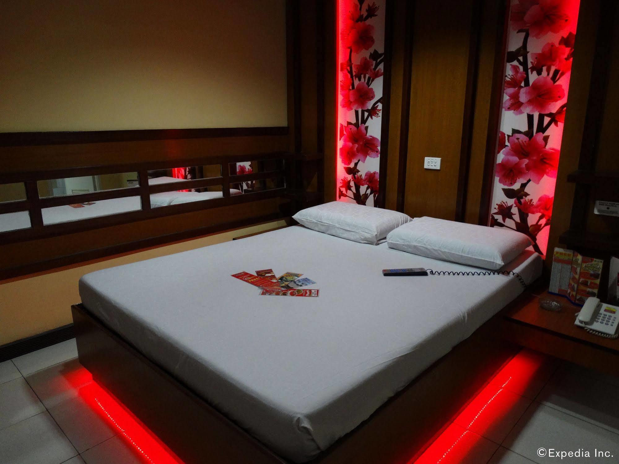 Hotel Sogo Quirino Manila Bagian luar foto
