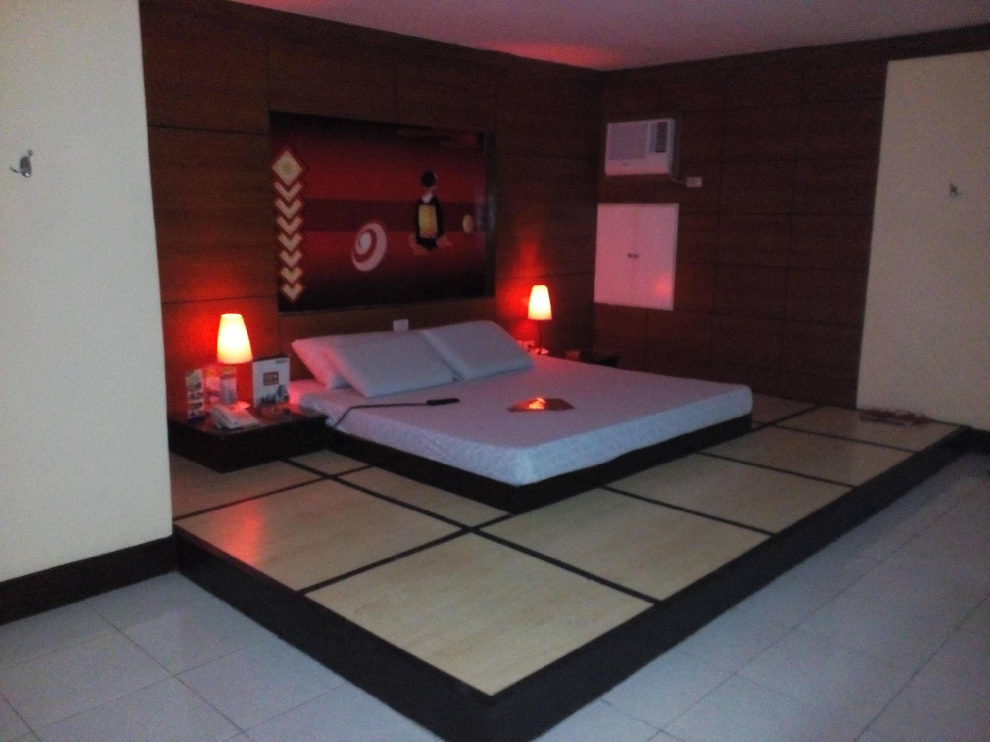 Hotel Sogo Quirino Manila Bagian luar foto